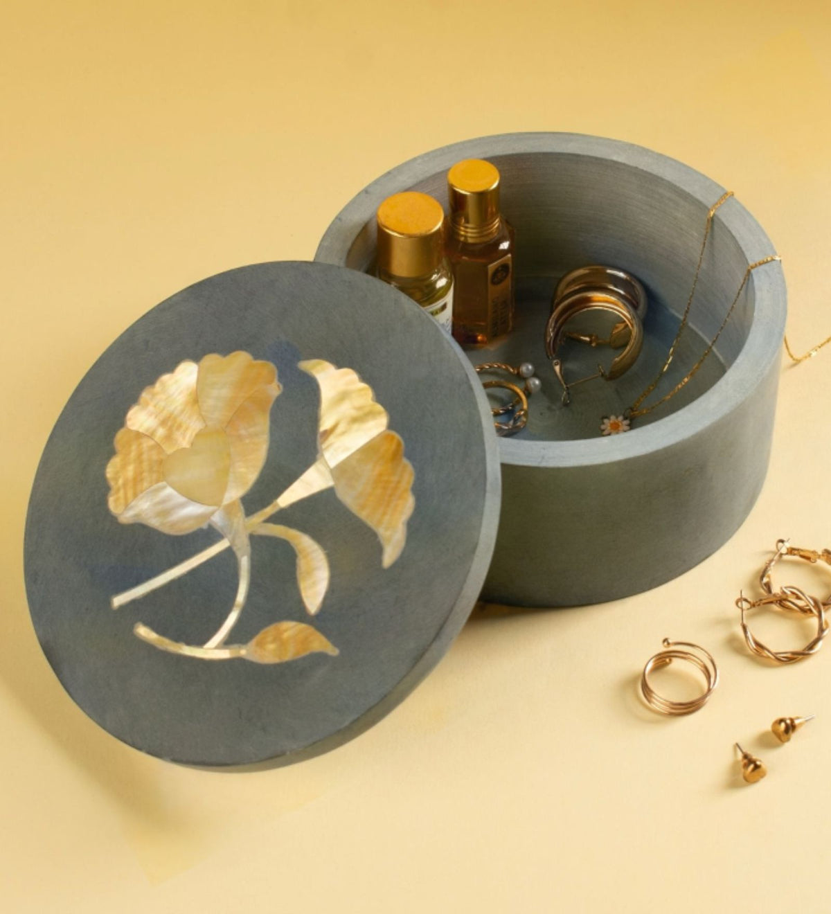 Marble Trinket Box With Mother of Pearl Inlay Work